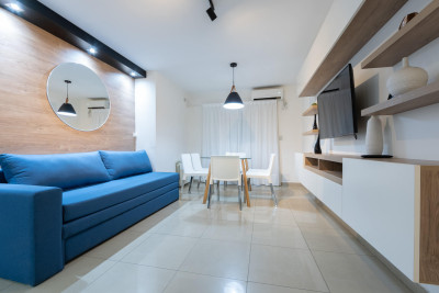 Velez Sarsfield 700 ( 2 Dormitorios / Balcon con asador  )